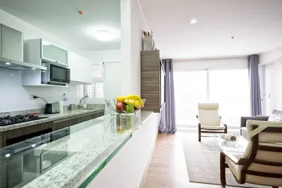 Image de Luxe 2bdrm à Miraflores - Up2, A / C, fenêtres insonorisées, piscine, barbecue