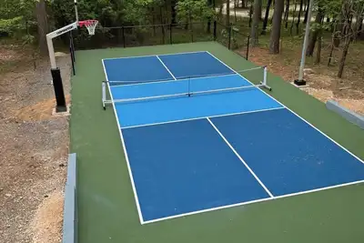 Image de Nouveau! Spacieux! \"Call It A Day\" Luxury Cabin Broken Bow; Beavers Bend