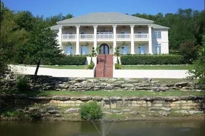 Image de 7000 Sqft À la Résidence 'Les Colonnes à Sud de Tulsa