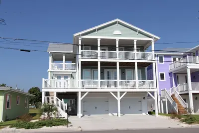 Image de Immaculée Nouveau Luxury Ocean View 6br / 4. 5ba Maison avec piscine et ascenseur