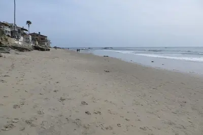 Image de Green Beach House 500 'aux vagues - Chargeur de véhicule électrique!