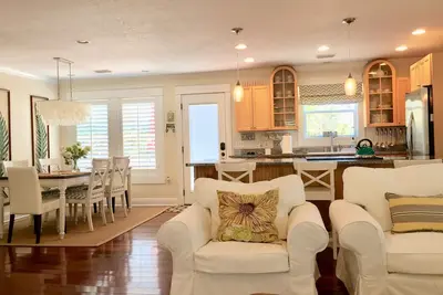 Image de Maison de plage mignonne et confortable, parfaite pour une escapade à la plage!