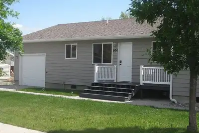 Image de Rénové 2 chambres, 2 salles de bain avec bain à remous.