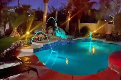 Image de Tropical Resort Like Pool Home