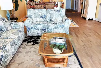 Image de Réservez maintenant et économisez! Forfait Chaises de plage et équipements inclus! 8 personnes!