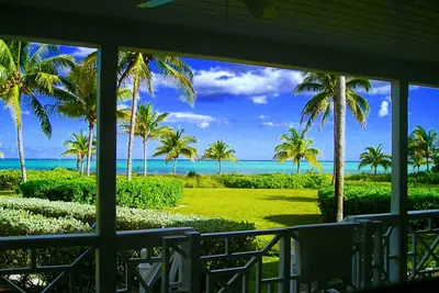 Image de Belle maison sur la plage, quartier très privé avec piscine et tennis