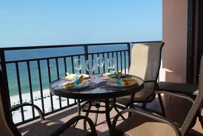 Image de Ocean Front, Sunrise / Sunset View! Tarif spécial du 15 au 18 mai Réservez maintenant!