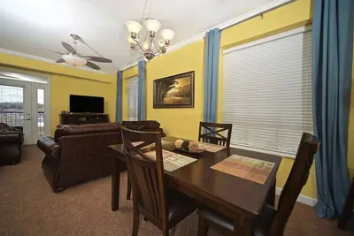 Image de 3 Br Luxury Riverfront Condo / Parfait Locaton / 2 Br également disponible Vrbo # 859465