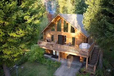 Image de LogCabin pour 10 personnes avec quai sur le lac Flathead