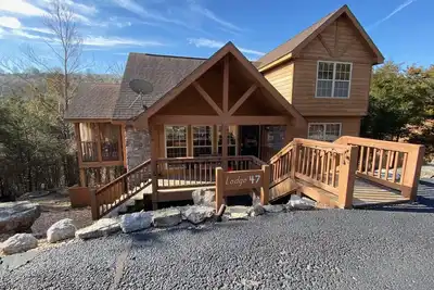 Image de Chalet 5 étoiles Superhost avec barbecue privé! Restez à notre retraite rustique à StoneBridge