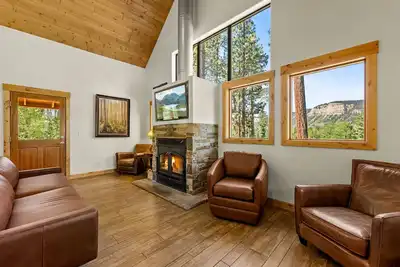 Image de Belle maison de montagne isolée - Moins de 2 miles de ski - Animaux acceptés