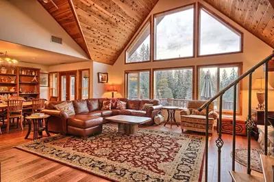 Image de Le lodge de Shanks est la maison ultime dans les bois pour les grands groupes.