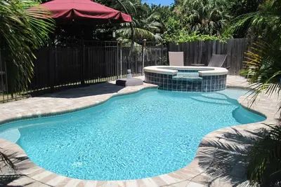 Image de Maison De Plage Avec Piscine Et Spa PRIVÉS D'Eau SALÉE + Marche À La Plage Et Restaurants