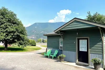 Image de Cabines confortables à quelques minutes du parc des glaciers - voir aussi 721318, 722548