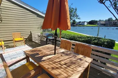 Image de Fun Waterfront Condo en Avril Sound - à côté de Country Club, Piscine, Golf, Pêche