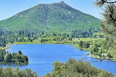 Image de *** Luxueuse Maison Des Arbres *** Vue Panoramique Sur Le Lac, Caldera Spa + Home THÉÂTRE
