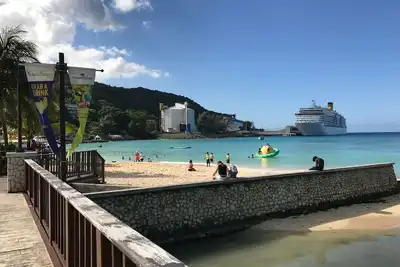 Image de Gordon's Beachfront Oasis tropicale