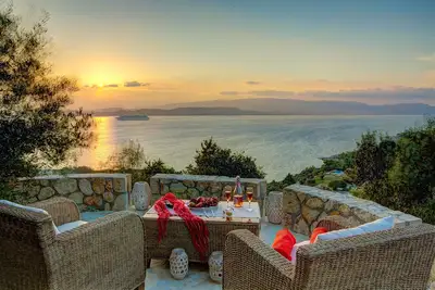 Image de ** Nouveau Pour 2016 ** Villa exclusive et privée avec piscine