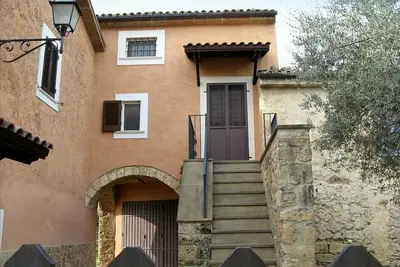 Image de Maison de vacances dans les Abruzzes. Studio avec jardin dans un petit village panoramique