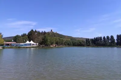 Image de Maison de ville traditionnelle près du centre historique de Rennes le Chateau et du rafting