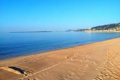 Image de Spacious and sunny apartement, few steps from sea and shopping facilities