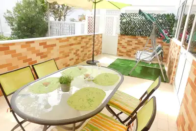 Image de 200m des remparts de la ville dans un endroit calme