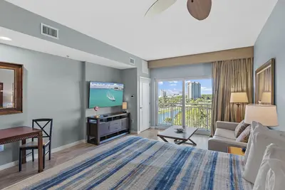 Image de Luau - Studio Sandestin au bord de la plage. Tram / équipement de plage