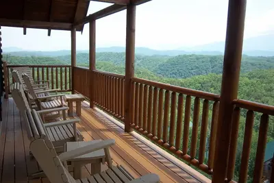 Image de Cinéma, vues à couper le souffle, HTub, Wii, XBox, karaoké, WiFi gratuit, piscine, 5 min de Pkw