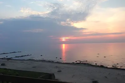 Image de Hoff Cottage - Directement sur la plage. Wi-fi gratuit, barbecue et foyer sur la plage