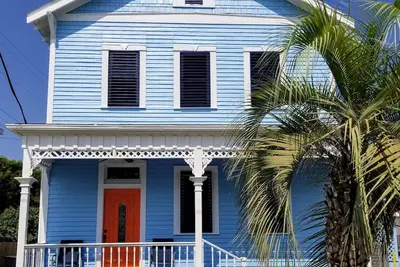 Image de 1 bloc à la plage, 3 blocs à la jetée de plaisance, sur la route de chariot à Moody / Strand