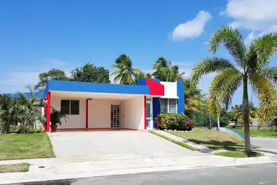 Image de (Location Los Corales) Intimate Ocean House Beach House, Animaux acceptés, Wifi, Piscine.