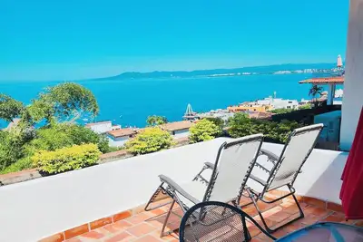 Image de Superbes vues panoramiques sur l'océan, à quelques minutes de la plage et des restaurants!