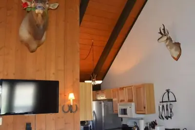 Image de Condo très confortable - Skiez et jouez toute la journée, puis détendez-vous dans cette retraite accueillante