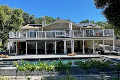 Image de Luxe de la région viticole avec vue sur la montagne Sonoma