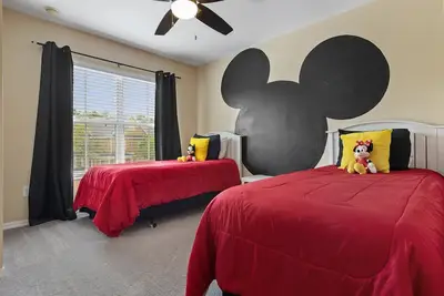 Image de Près de Disney! Immaculé! Parking gratuit / Équipements / Wi-Fi. Réductions d'été!