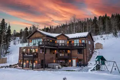 Image de Love Pets, Spa privatif, Kuerig, Wi-Fi 1 Go, Limousine locale gratuite en hiver