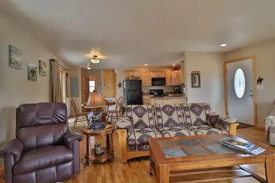 Image de 4 pâtés de maisons du centre-ville de Cody dans un quartier calme