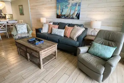 Image de Dunes du Panama! Service de plage gratuit! ! Gulf Front 2 Bedroom! ! ! !