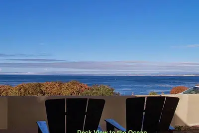 Image de La magie de l'océan vous attend avec une vue à 180 ° sur l'océan dans un emplacement central (licence # 0165)