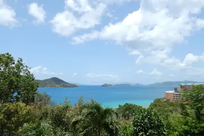 Image de Incroyable villa à quelques pas de notre piscine avec une vue incroyable, une nouvelle cuisine et une connexion Wi-Fi gratuite