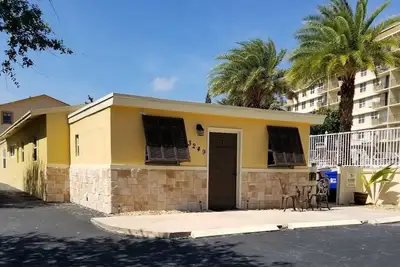 Image de Beauté du bloc de plage, entièrement mise à jour. Tout ce dont vous aurez besoin pour de bonnes vacances.