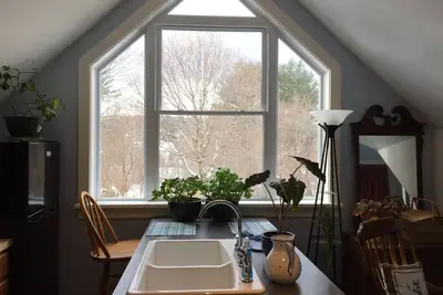 Image de Artful Private Mountainview Sunny Studio + 1 Bdrm Apt in Civil War Infirmary House