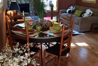 Image de Happy Trails luxurycabin à Pigeon Forge à côté de Dollywood et Ripken Baseball P