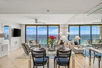 Image de Confidentialité, style, service de chaise de plage et plus au 19e étage.