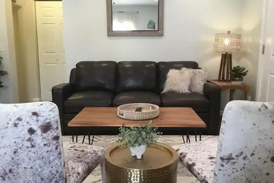 Image de Firefly Cottage: À Pied De La Bande, 3 Lits 1 1/2 Bain peut accueillir jusqu'à 9