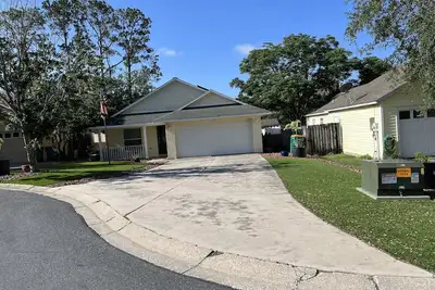Image de Chez les animaux de compagnie dans un cul-de-sac tranquille