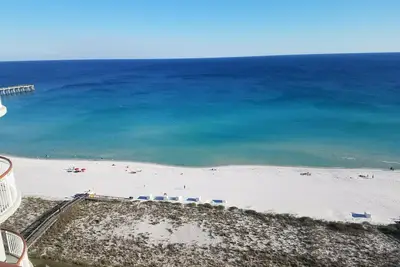 Image de Beach Colony Penthouse sur la plage!