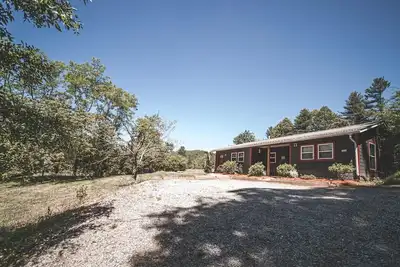 Image de Juste Built cabine! Pisgah Adventure Cabin, vélo / randonnée Pisgah, Brevard, DuPont!