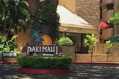 Image de 1 Br / 1 Ba Ocean Front Lush Garden View Condo - pas de la plage