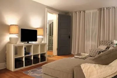 Image de Appartement 2 Chambres fremont Rénové en Vintage Triplex-animaux ok